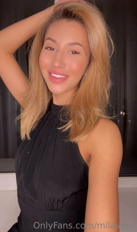 alinaangel0 art model image