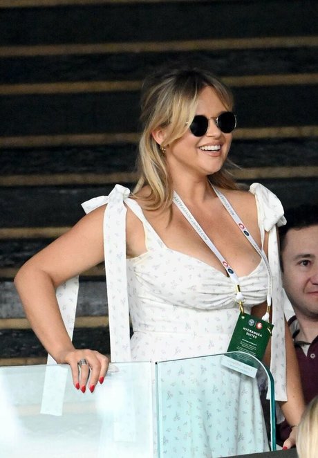 Emily Atack xxx model photo