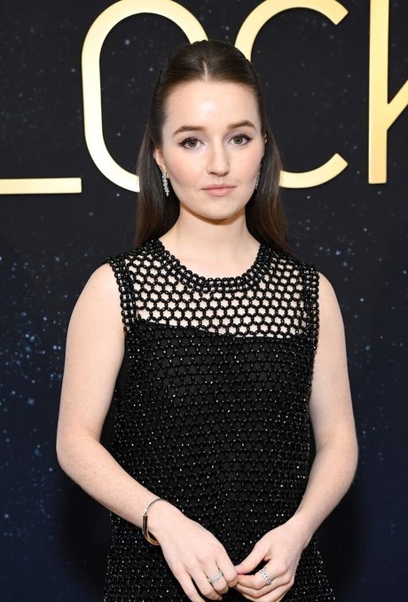 Kaitlyn Dever sex star pic