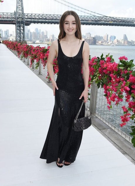 Kaitlyn Dever model xxx picture