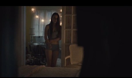 Kaitlyn Dever pornstar image