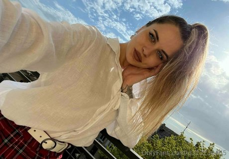 yourlustfullover erotic pornstar pictures