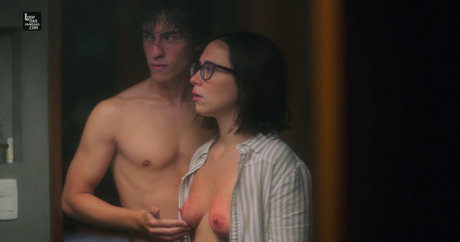 Daphne Bozaski naked star photo