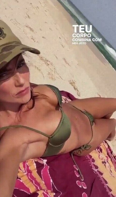 Deborah Secco model nice photos