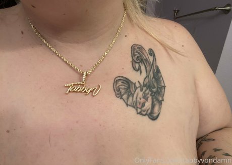 TabbyVonDAMN pornographic model pics