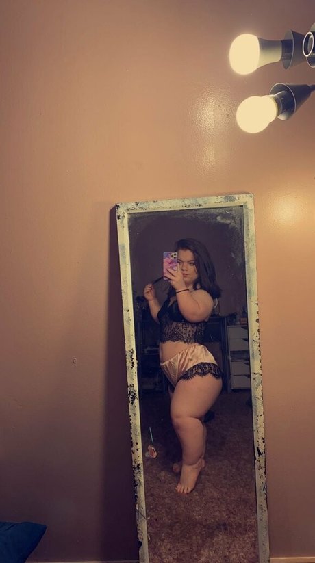 Sassy Holly top actress photo