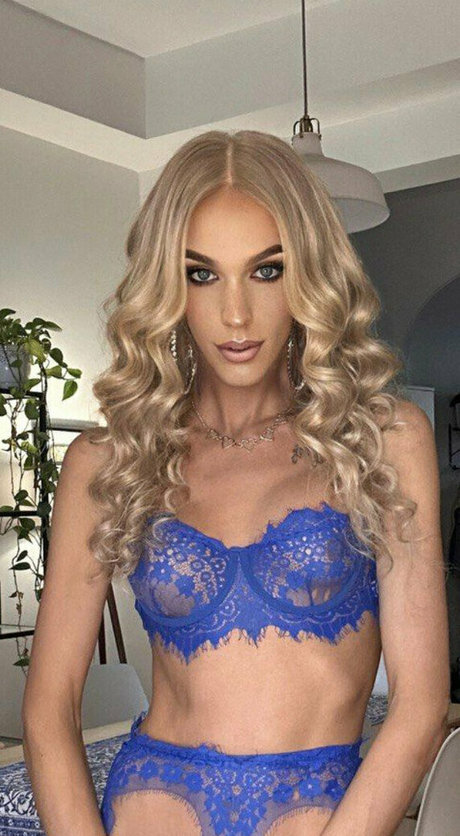 aparisi ts pornstar adult pic