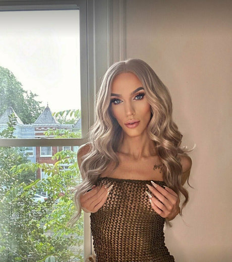 aparisi ts pornstar hot pictures