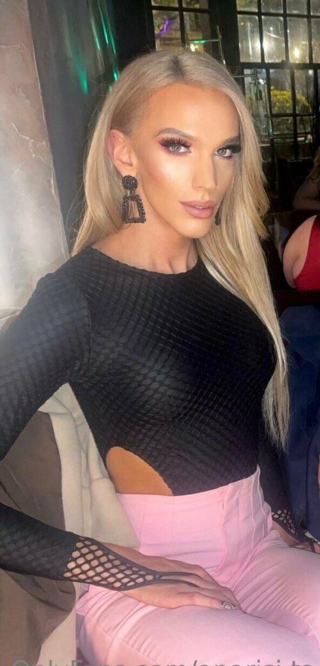 aparisi ts hot pornstar images