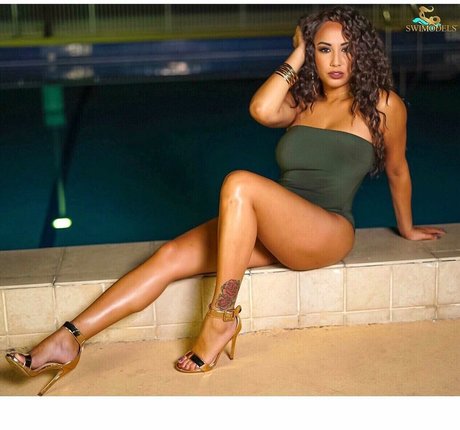 Leila Grey erotic pornstar archive