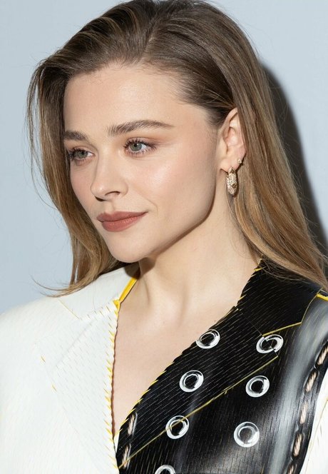 Chloe Grace Moretz xxx model pics