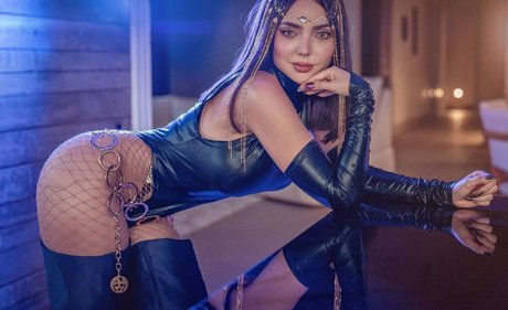 Nyvi Estephan model nude archive