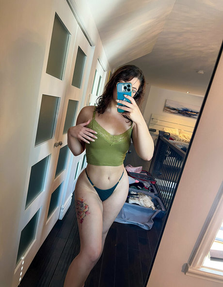 sarameikasaifree model pic