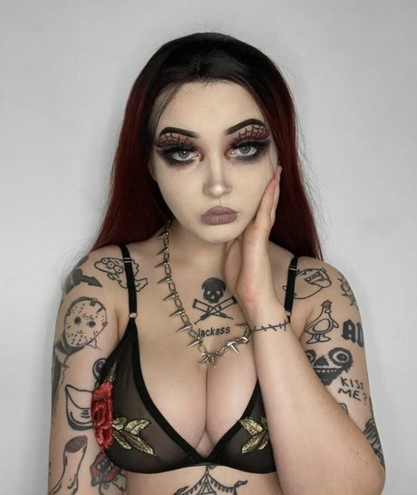 Missspookyrose hd model img