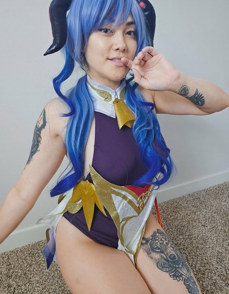 AvaGG nudes model archive