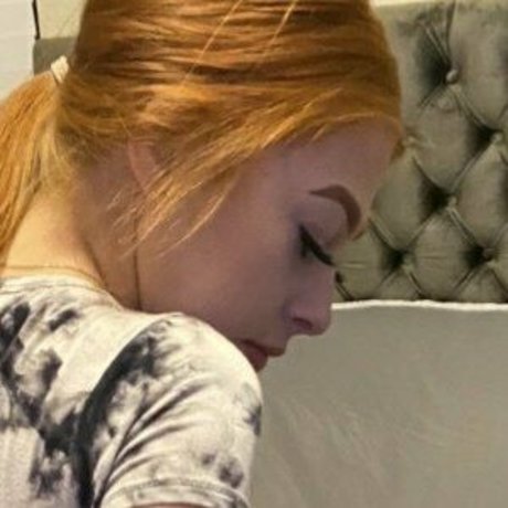 Feetbyjas star nude image