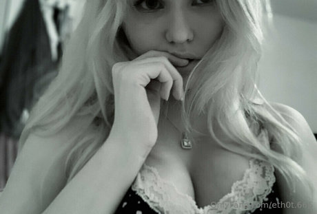 Eth0t 666 model naked img