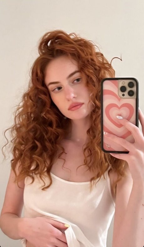 Kennedy Walsh model perfect pic