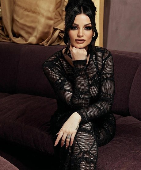 Saraya Bevis erotic actress galleries