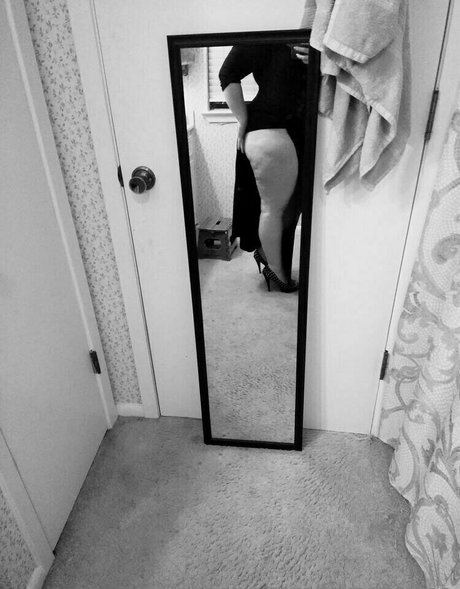 latina solo onlyfans art naked pics