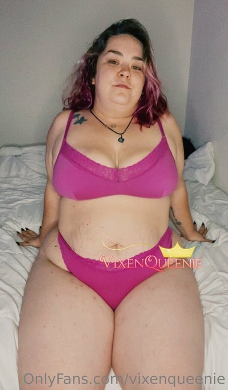 vixenqueenie erotic star pics