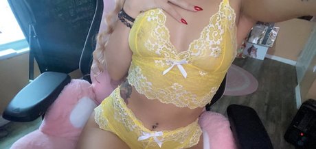 blonde yoga onlyfans naked photos