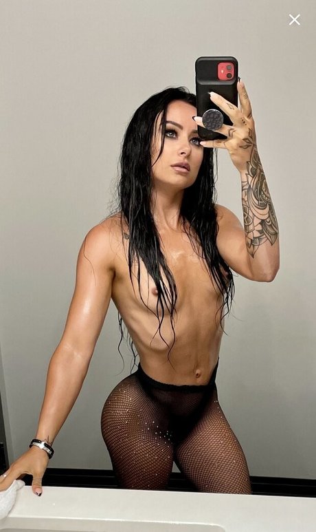 Brynn Noel xxx model photo