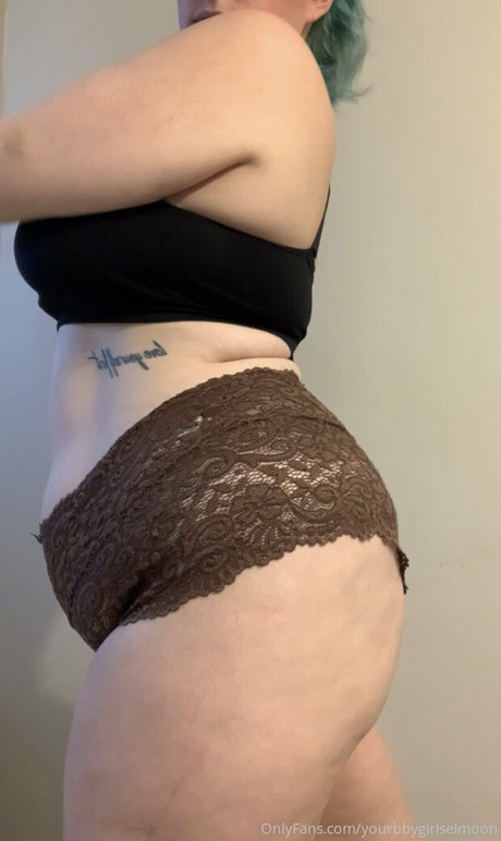 yourbbygirlselmoon model perfect photo