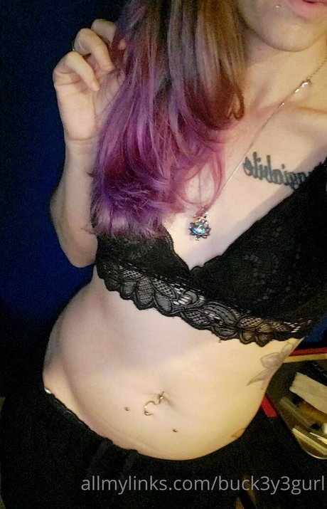 buck3y3gurl pornstar nude photos