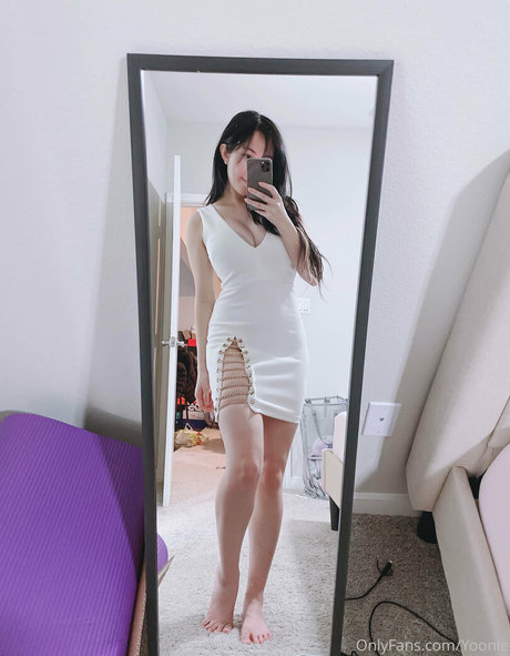 yooniefree sexy model image