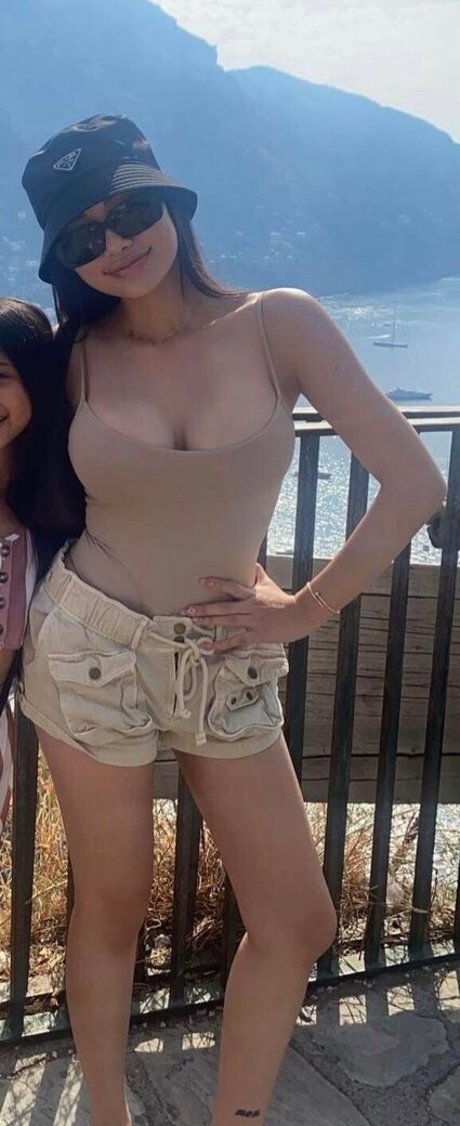 Ellerie Marie star exclusive images