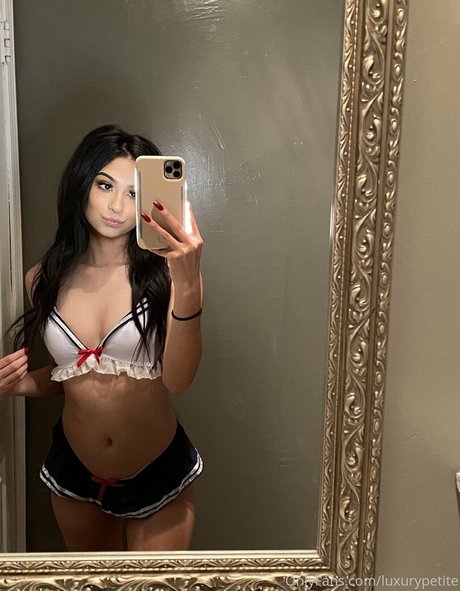 luxurypetite model perfect photo