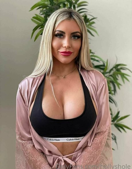 hollyshole pornstar hd gallery
