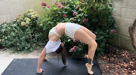 alignedbykarissa star porn pics