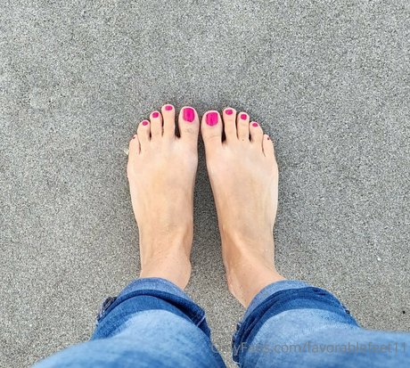 favorablefeet11 model pretty picture