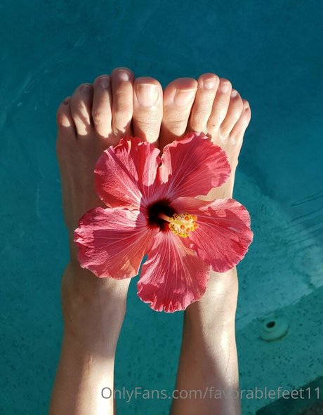 favorablefeet11 model beautiful photo