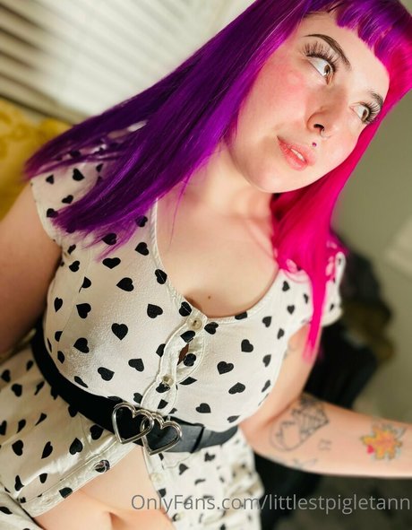 littlestpigletann star naked picture