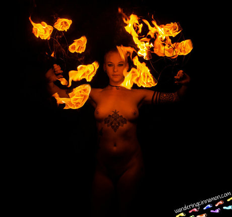 wanderingcinnamon2 hot model img