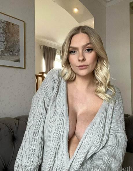 LoveFromBeth pornstar nude photo