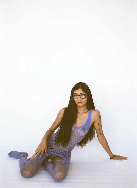 Devicartel nude actress image