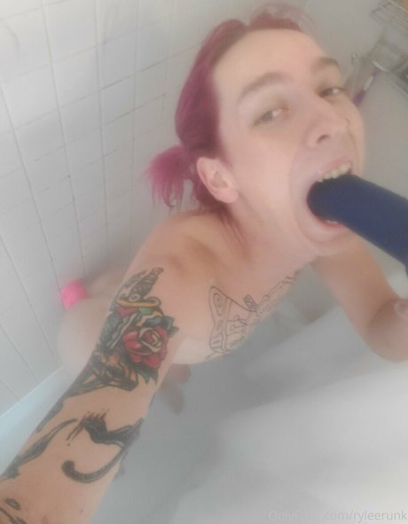 curvy cougar onlyfans art nude picture