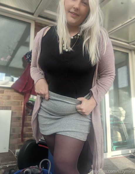 lizzyminx model top pic
