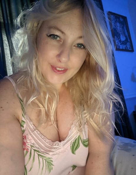 lizzyminx pornographic star pictures