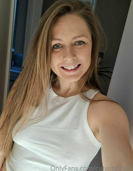 cutestudent sexy model pic
