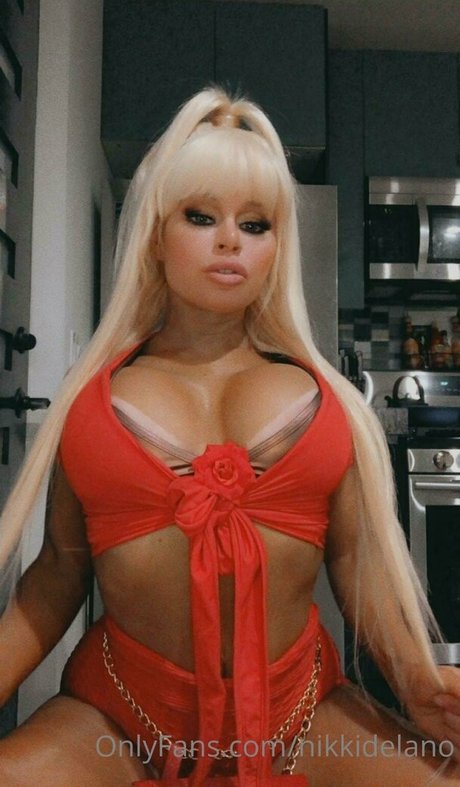 nikkidelano star naked pictures