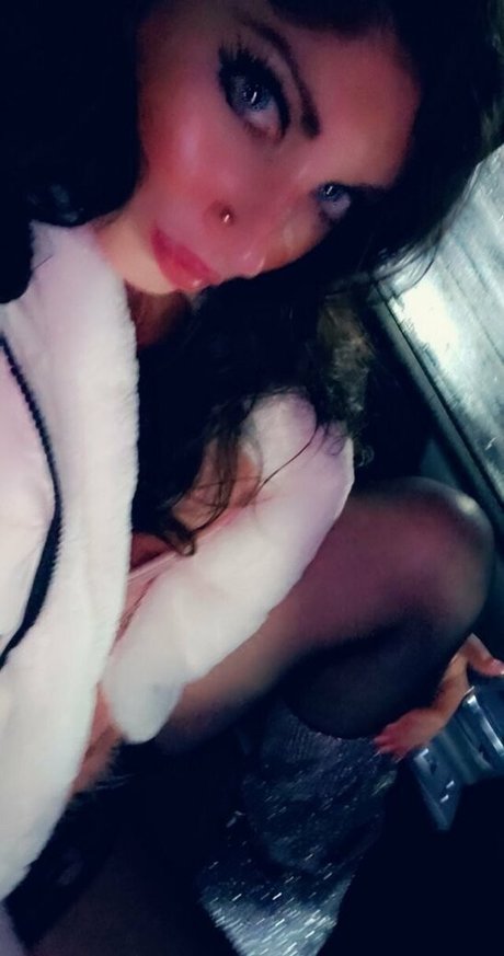 erotiqued model pornographic images