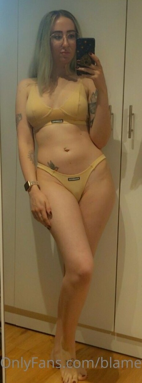blamevalerie sexy star img