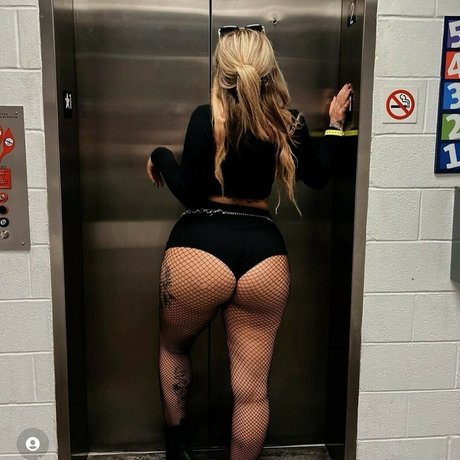 Meya Taylor  nude actress galleries