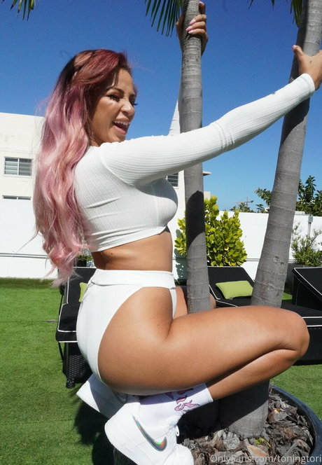 toningtori pornstar sexy pictures
