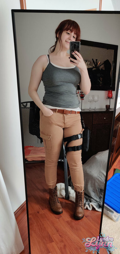 lyndralynnfree model top pic